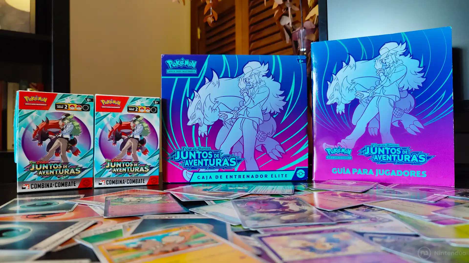 Caja Elite JCC Pokémon Juntos de Aventuras