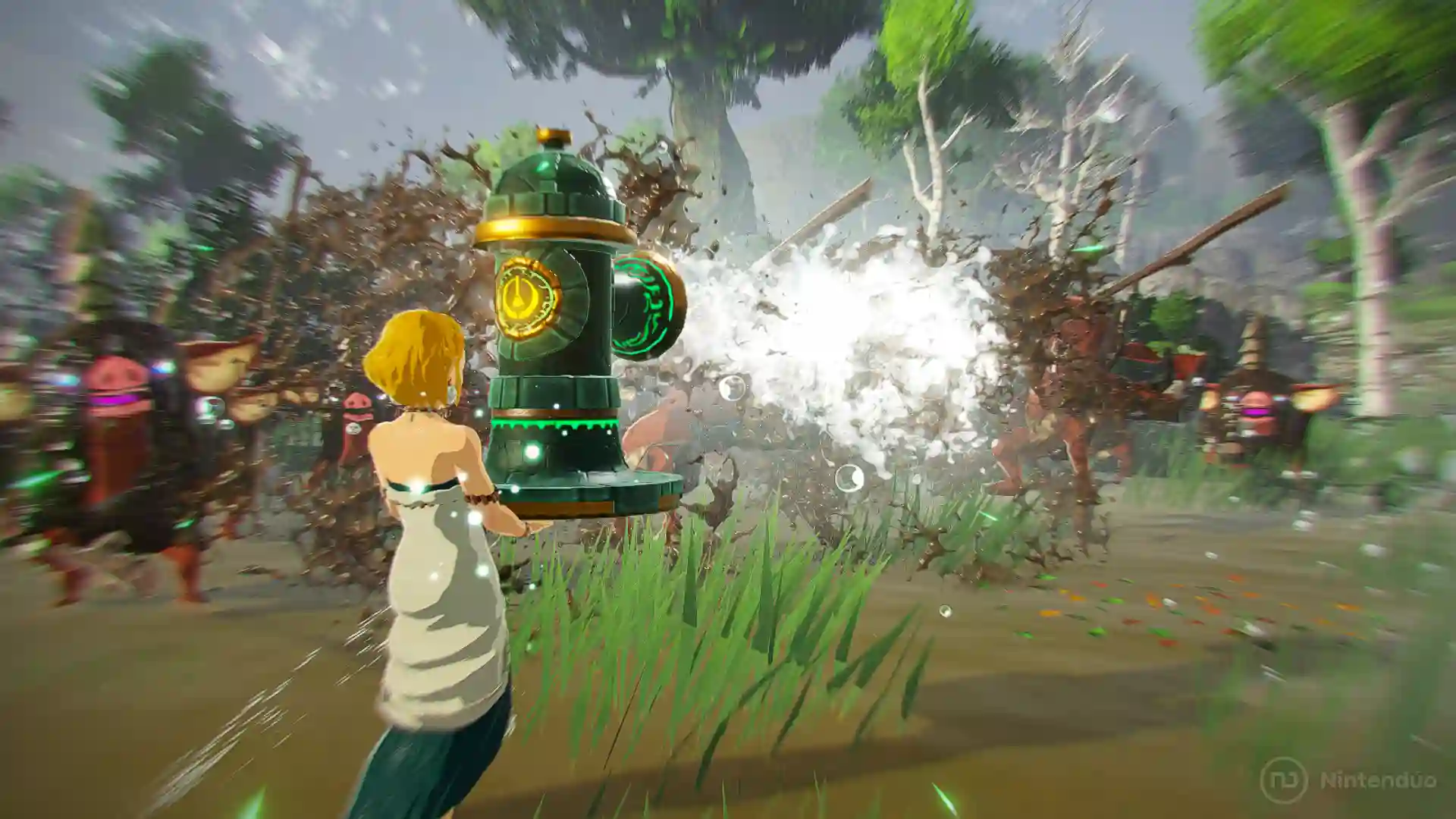 Hyrule Warriors: La Era del Destierro – una joven rubia con vestido blanco utiliza un dispositivo cilíndrico verde que dispara chorros de agua para ahuyentar a enemigos en un campo con hierba y árboles.
