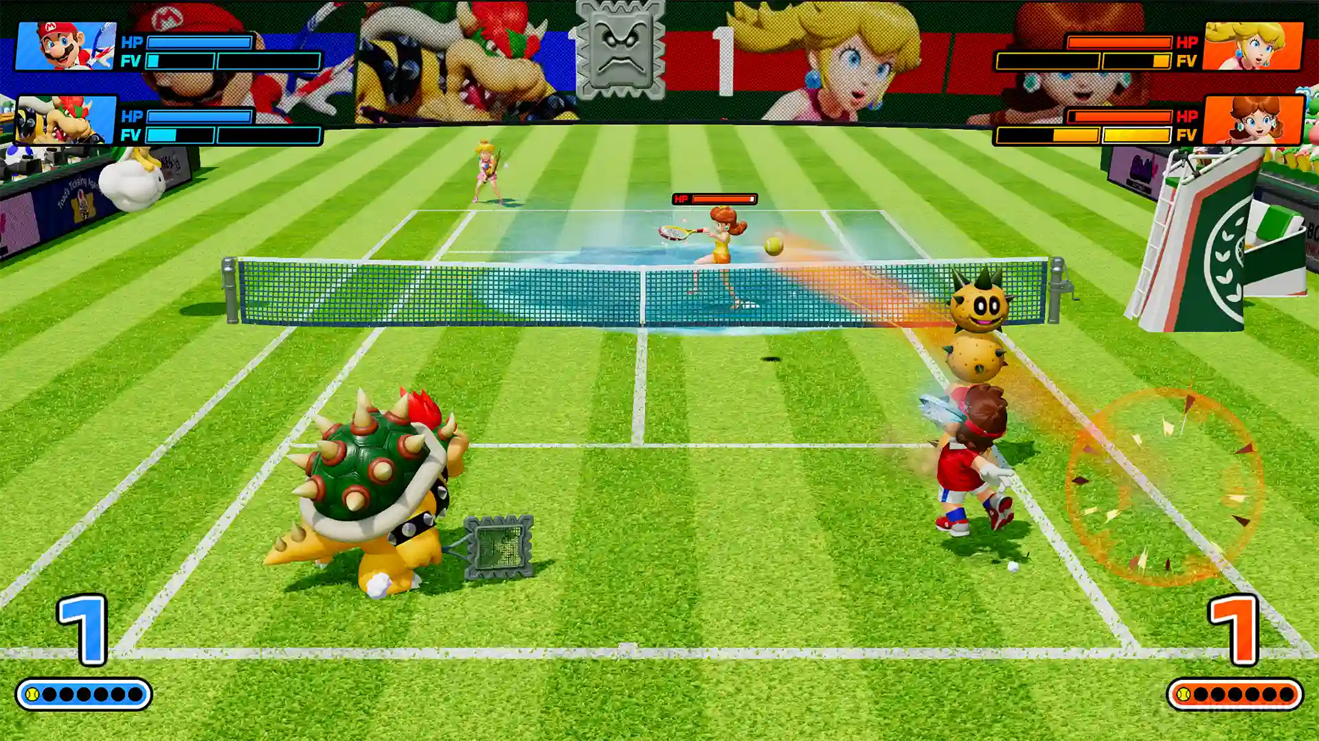 Mario Tennis Fever – partido de dobles en cancha de hierba con Bowser en primer plano listo para devolver la pelota, mientras un Koopa amarillo la golpea hacia el lado contrario; en la parte superior se muestran las barras de energía de los cuatro jugadores y el marcador de puntos.