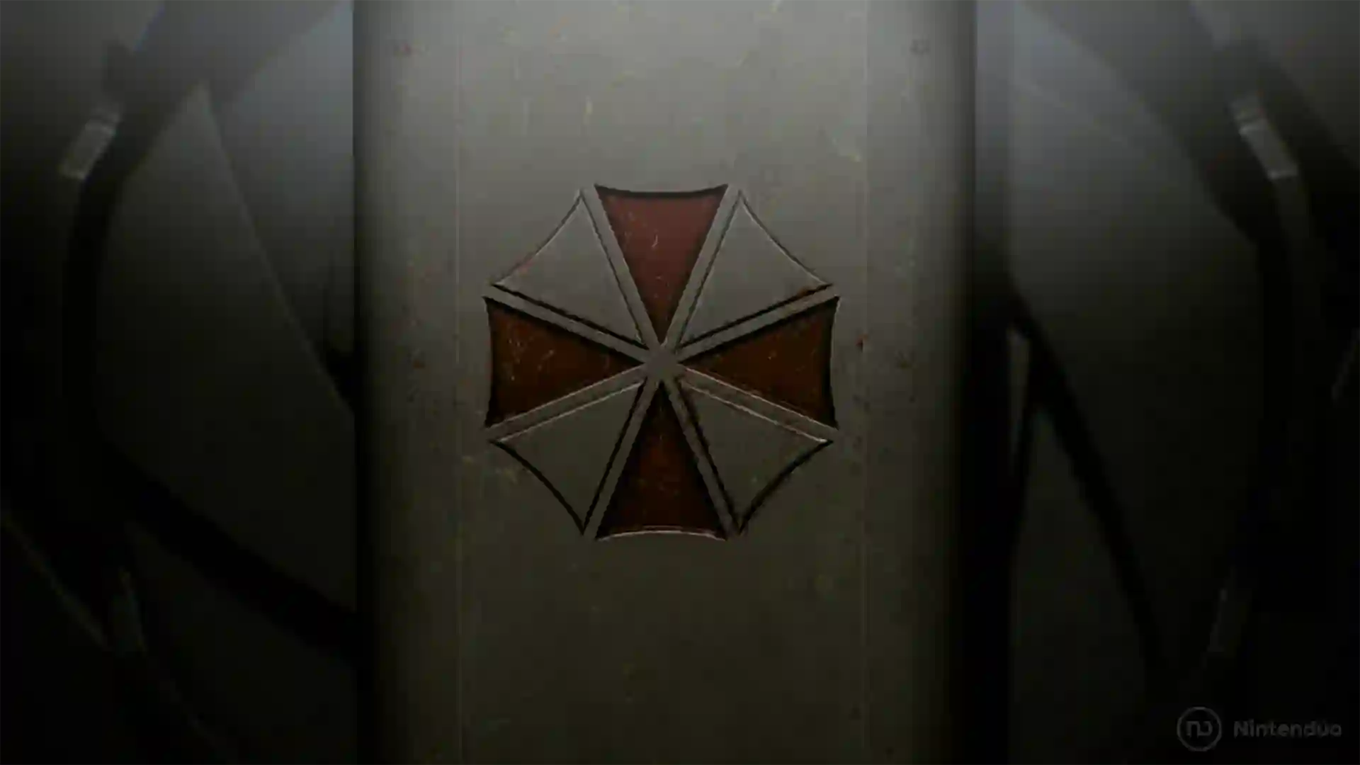 Resident Evil Requiem: emblema rojo y blanco de la Corporación Umbrella en el centro de una puerta metálica oscura y desgastada.