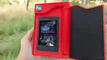 Saca al entrenador Pokémon que llevas dentro con esta Pokédex real: captura hasta 151 especies animales diferentes