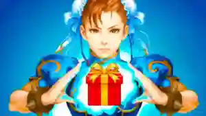 Chun-Li de Street Fighter 6 sosteniendo un regalo brillante representando un obsequio dentro del juego
