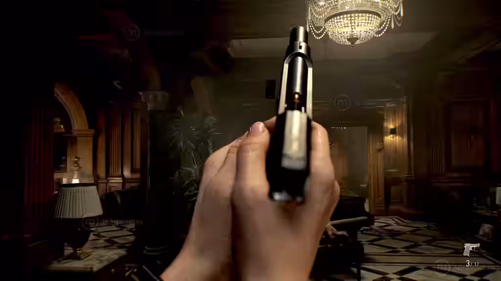 Mano sosteniendo una pistola plateada en una elegante sala de estar con lámpara de araña y cortinas rojas en Resident Evil Requiem - 04.